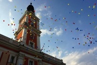Na cześć króla w niebo poleciały kolorowe baloniki (photo)