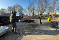 Trwa budowa pomnika Żołnierzy 55. Poznańskiego Pułku Piechoty w Lesznie