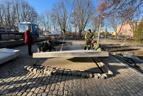 Trwa budowa pomnika Żołnierzy 55. Poznańskiego Pułku Piechoty w Lesznie