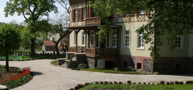 Small Manor House in Jeziorki 