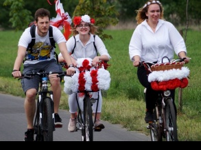 Zdjęcie, Biało-czerwona rowerówka (zdjęcia)