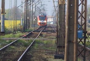 Zamknięty przejazd kolejowy na ul. 1 Maja (DW323)
