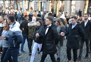 Zatańczyli poloneza na Rynku (zdjęcia)