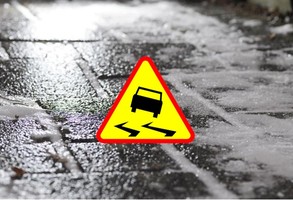Ostrzeżenie meteorologiczne - nadal możliwe trudności powodowane oblodzeniem dróg i chodników