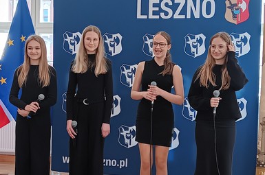 Na strunach poezji