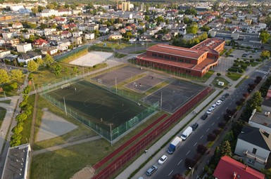Modernizacja boiska przy SP 9 dzięki programowi Sportowa Polska