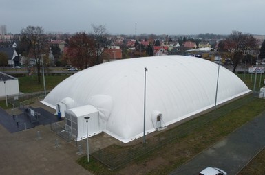 Mikołajki na lodzie i wznowienie działalnia lodowiska w Lesznie już w czwartek 4 grudnia 2025