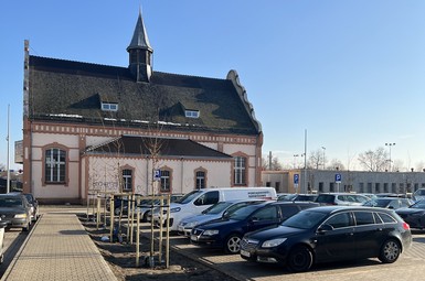 98 nowych bezpłatnych miejsc postojowych. Parking na Kustronia gotowy