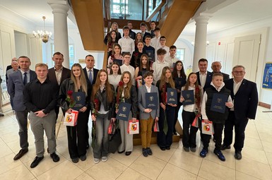 Leszno nagrodziło młode talenty – wręczono stypendia i nagrody Prezydenta